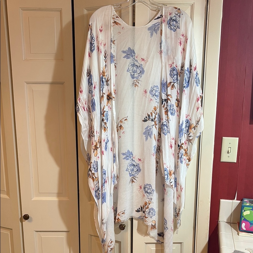Chic Floral Open-Front Kimono - White and Blue